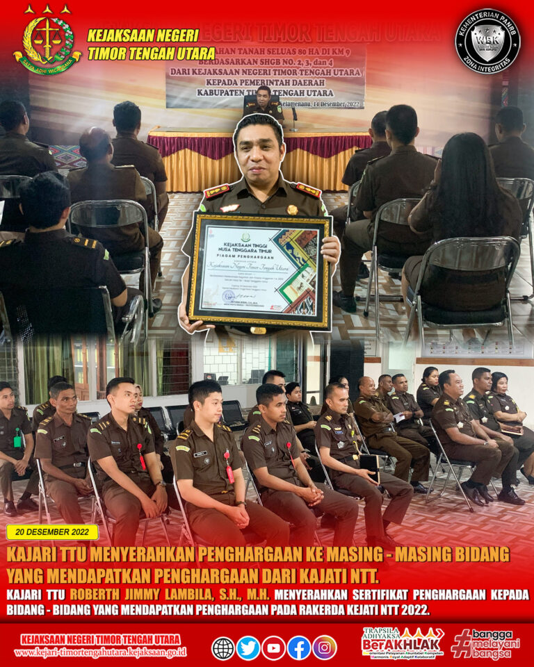 Penyerahan Penghargaan Ke Masing-Masing Bidang