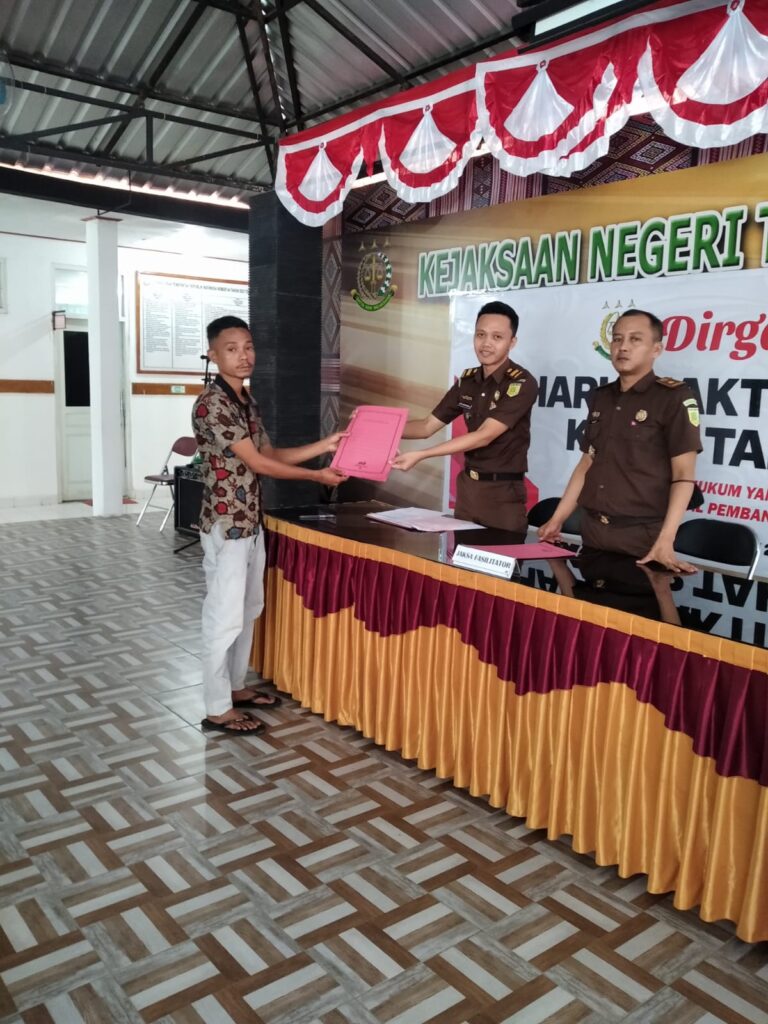 Penyerahan Surat Ketetapan Penghentian Penuntutan (SKP2)