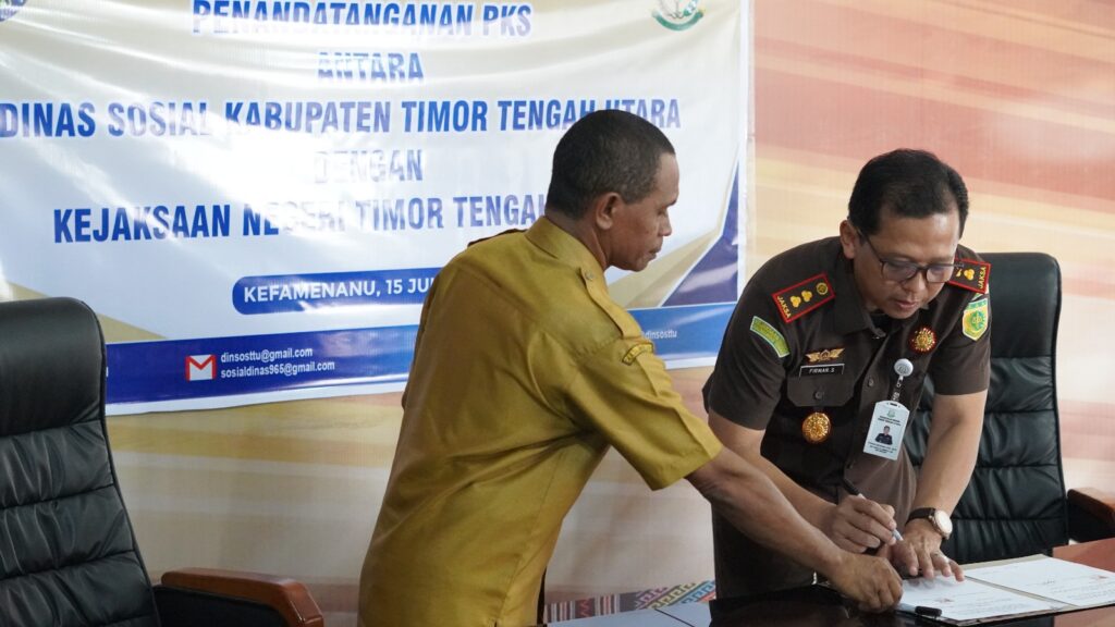 Penandatanganan PKS antara Dinsos dengan Kejari TTU