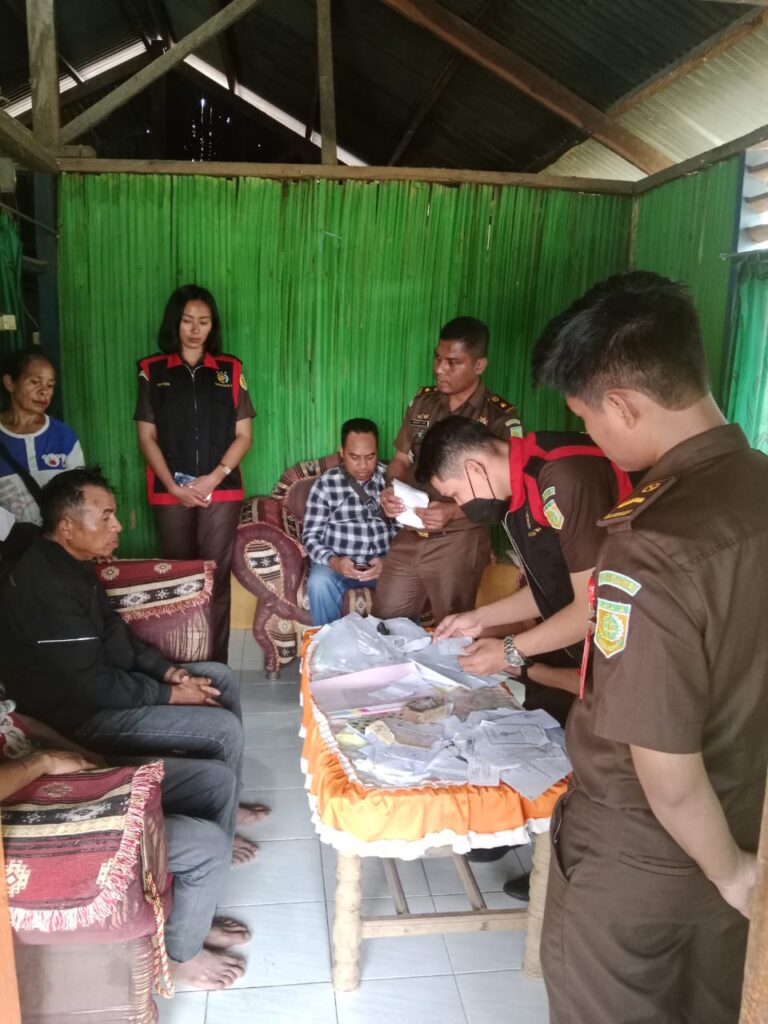 Penggeledehan dalam Perkara Tipikor Dana Desa Nainaban