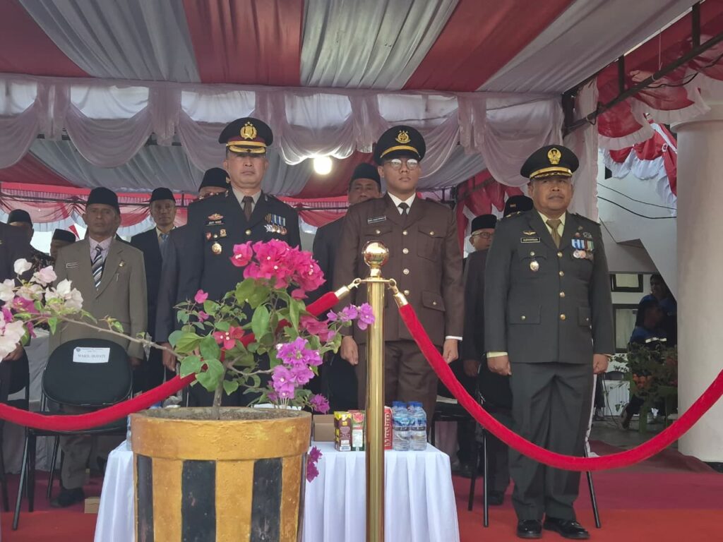 Upacara Penurunan Bendera Merah Putih Dalam Rangka Peringatan Hari Ulang Tahun Ke-80 Kemerdekaan Republik Indonesia Tahun 2025 Tingkat Kabupaten TTU