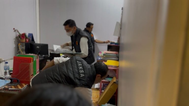 Penggeledahan pada Kantor Perusahaan Umum Daerah (Perumda) Air Minum Tirta Cendana Kabupaten Timor Tengah Utara terkait dengan Penyidikan Dugaan Tindak Pidana Korupsi Tata Kelola Perusahaan Umum Daerah (Perumda) Air Minum Tirta Cendana Kab. Timor Tengah Utara Tahun 2022 s.d. 2024.